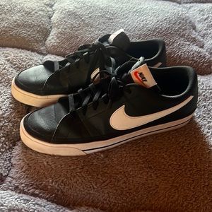 Men’s Black Nike Court Legacy sneakers size 10 Mens. Excellent Condition.